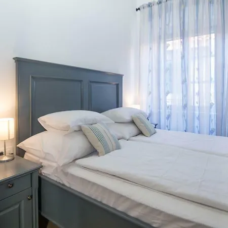 Mediterraneo Luxury Pensión 4*